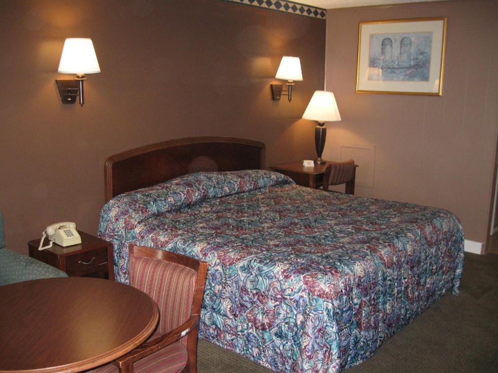 Tazewell Fincastle Motor Inn الغرفة الصورة