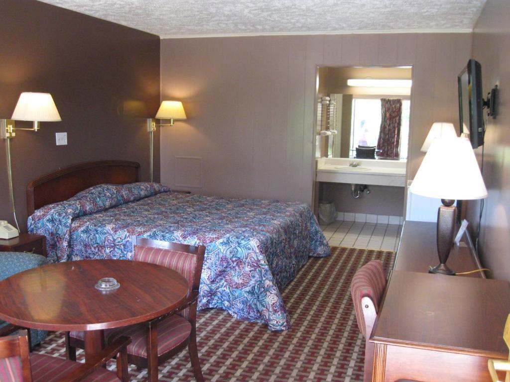 Tazewell Fincastle Motor Inn الغرفة الصورة